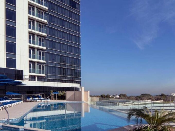Avani Palm View Dubai Hotel Suites Feature Image 1