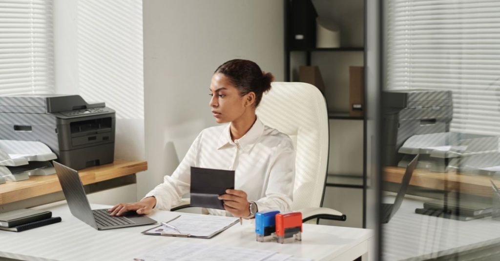 Key Benefits Of Checking Your UAE Visa Status Using a Passport Number